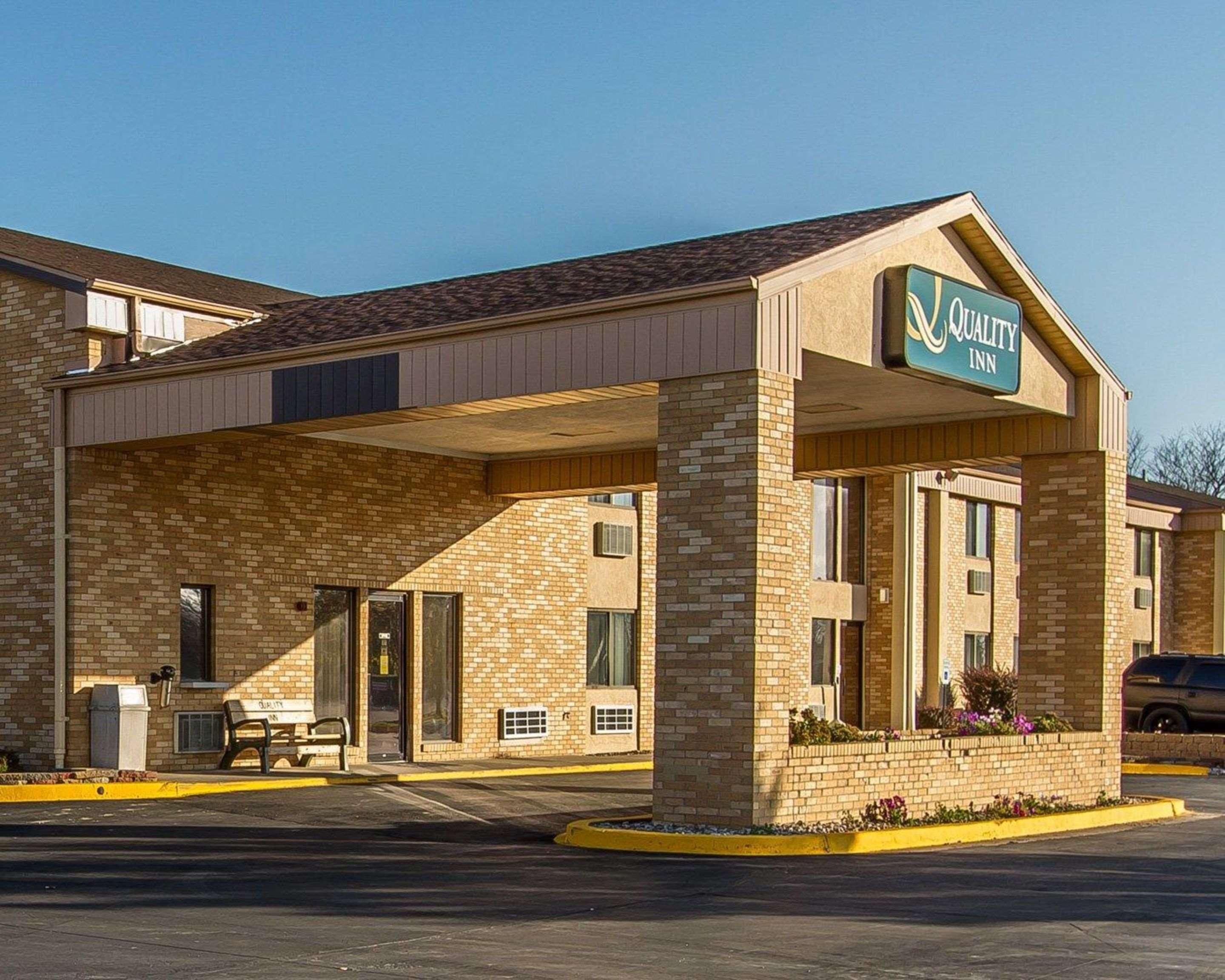 Quality Inn Burlington Near Hwy 34 מראה חיצוני תמונה