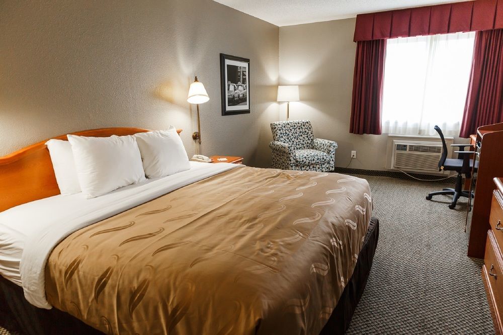 Quality Inn Burlington Near Hwy 34 מראה חיצוני תמונה