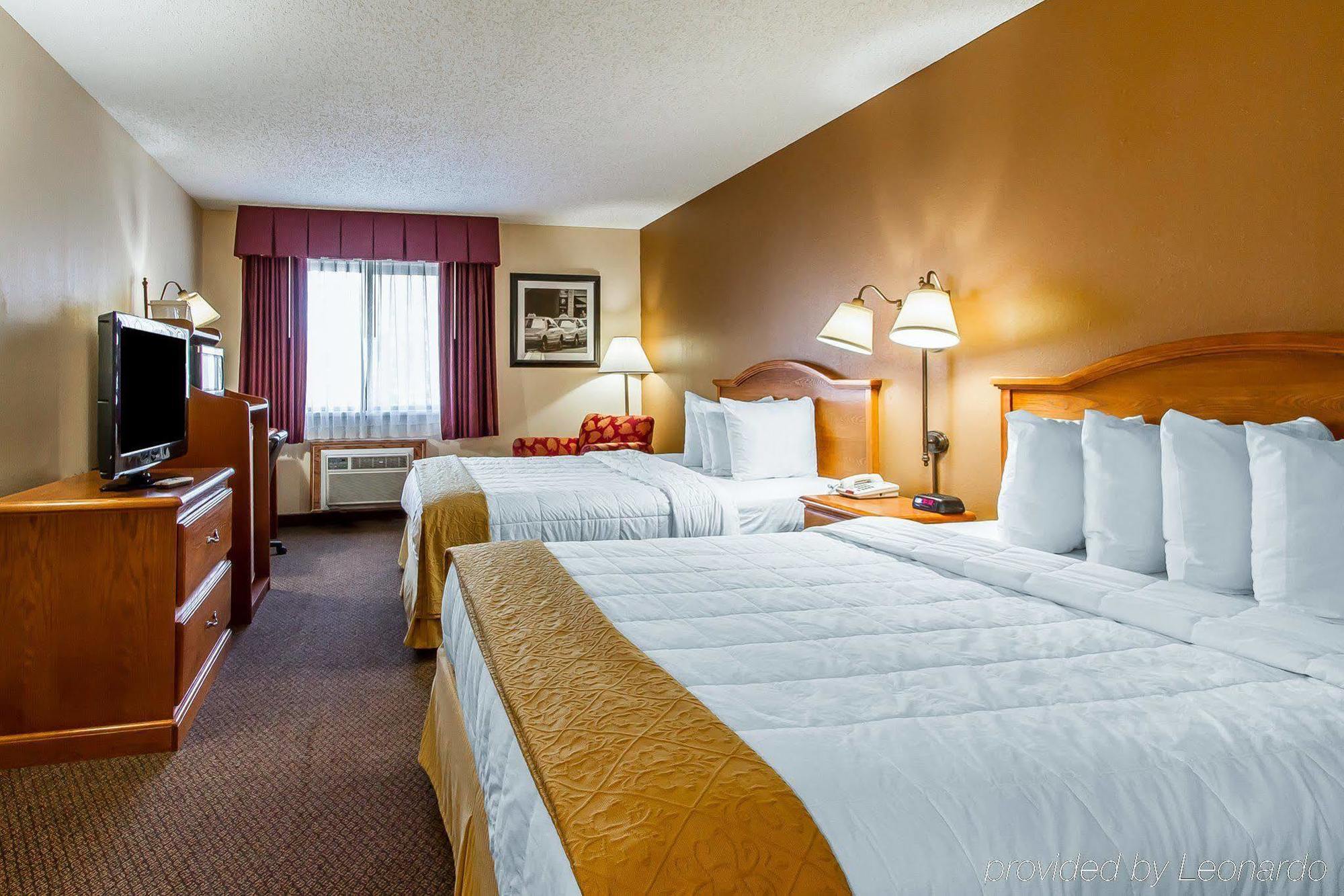 Quality Inn Burlington Near Hwy 34 מראה חיצוני תמונה