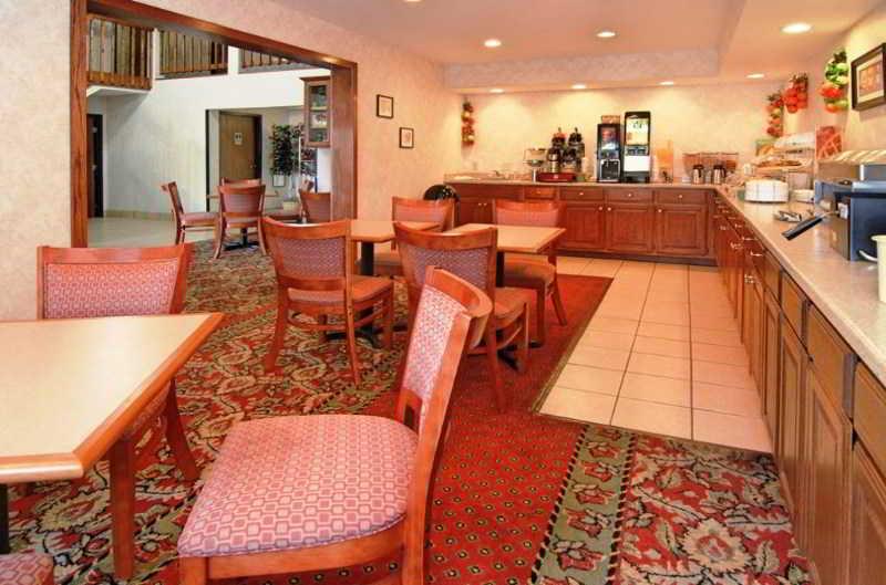 Quality Inn Burlington Near Hwy 34 מראה חיצוני תמונה