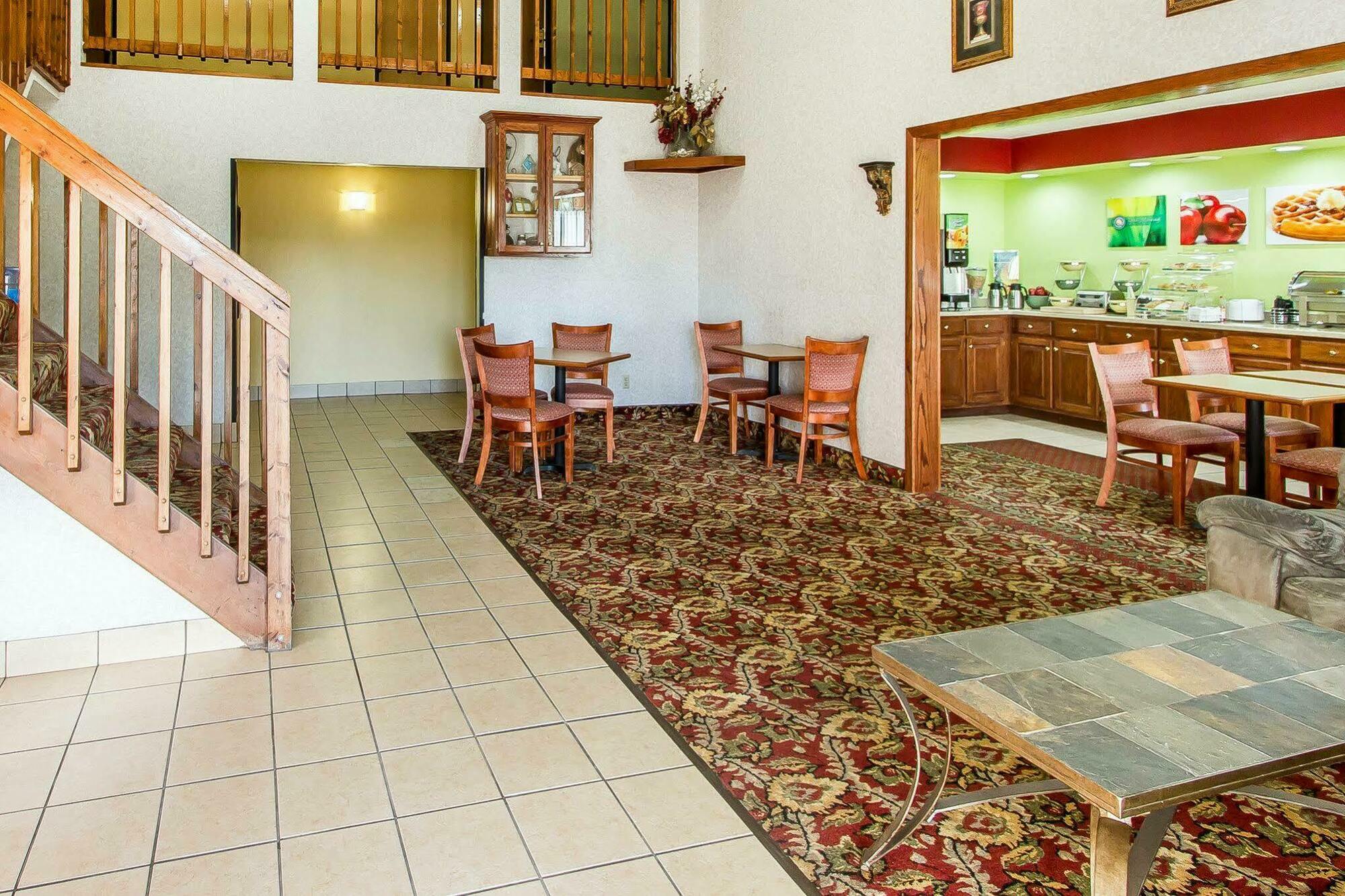 Quality Inn Burlington Near Hwy 34 מראה חיצוני תמונה
