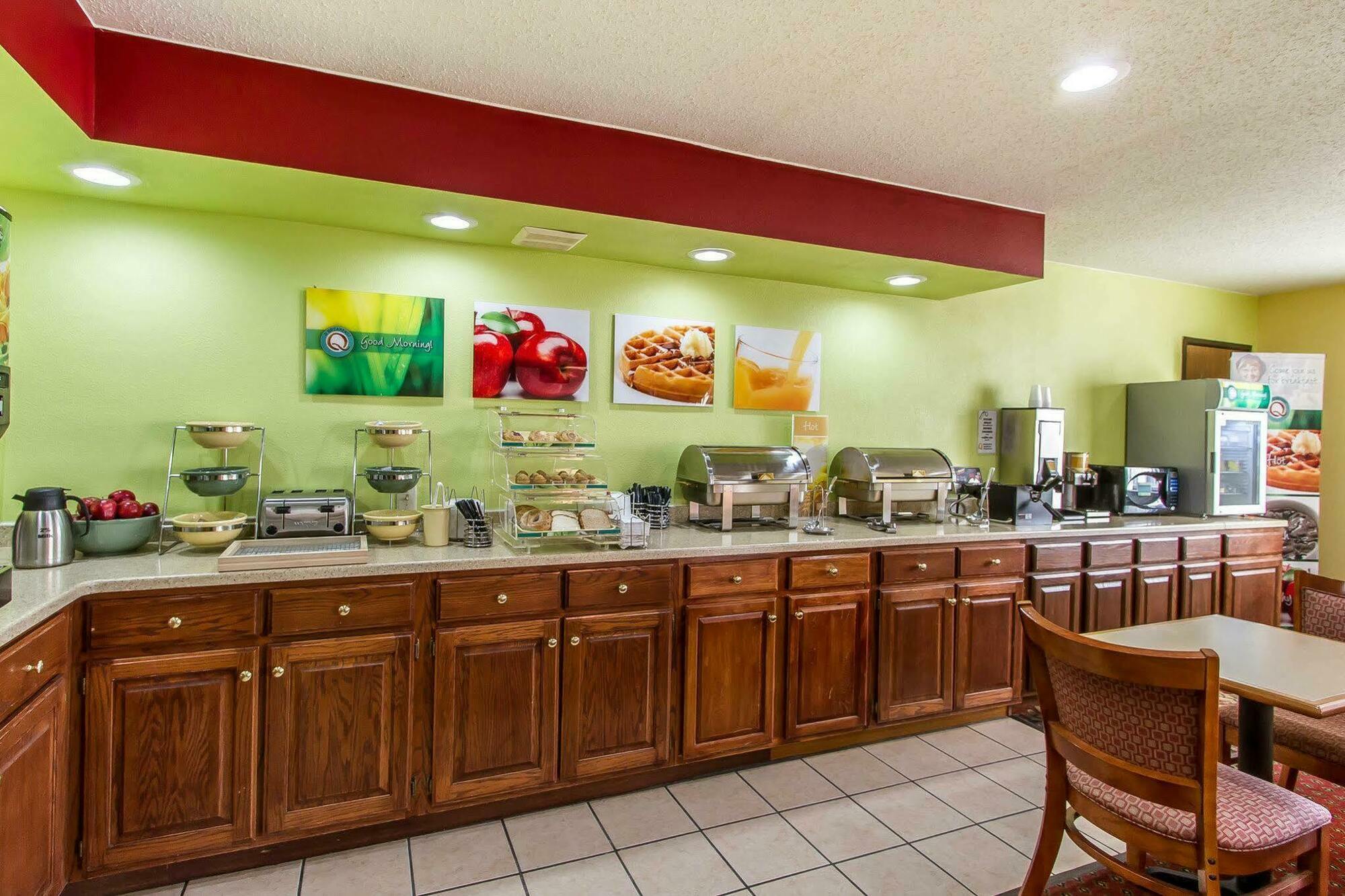 Quality Inn Burlington Near Hwy 34 מראה חיצוני תמונה