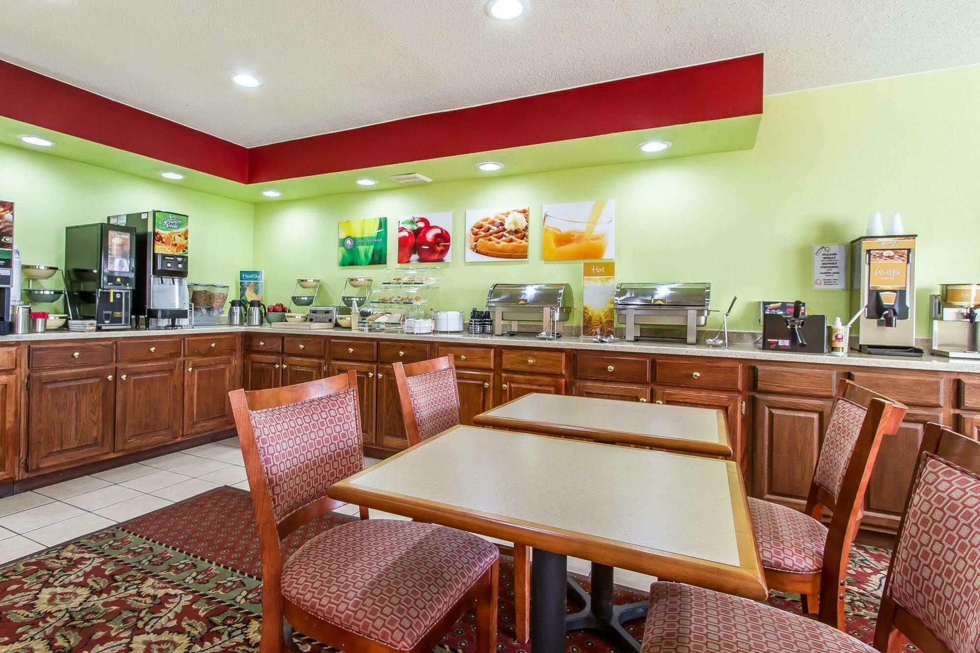 Quality Inn Burlington Near Hwy 34 מראה חיצוני תמונה