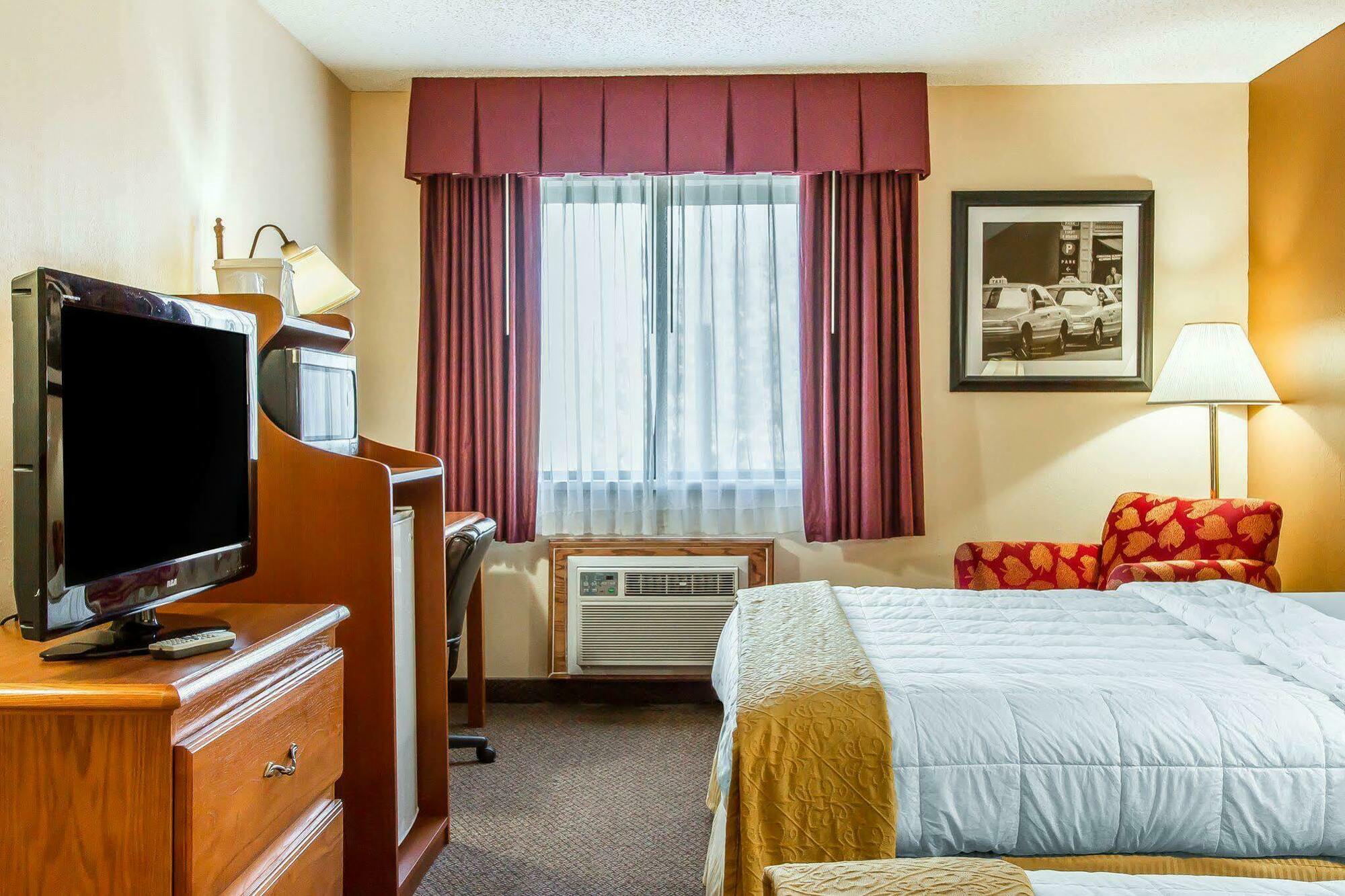 Quality Inn Burlington Near Hwy 34 מראה חיצוני תמונה