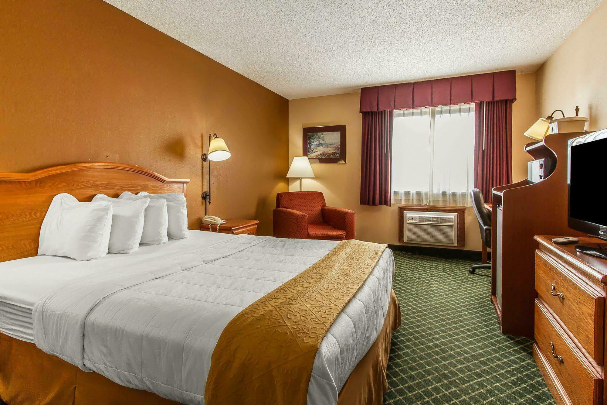 Quality Inn Burlington Near Hwy 34 מראה חיצוני תמונה