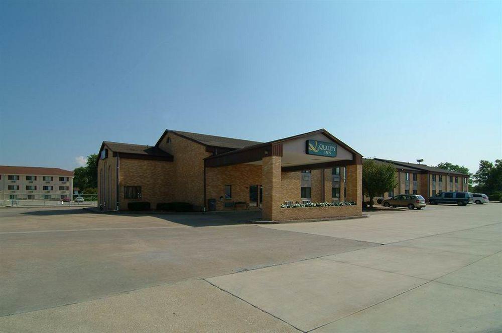 Quality Inn Burlington Near Hwy 34 מראה חיצוני תמונה