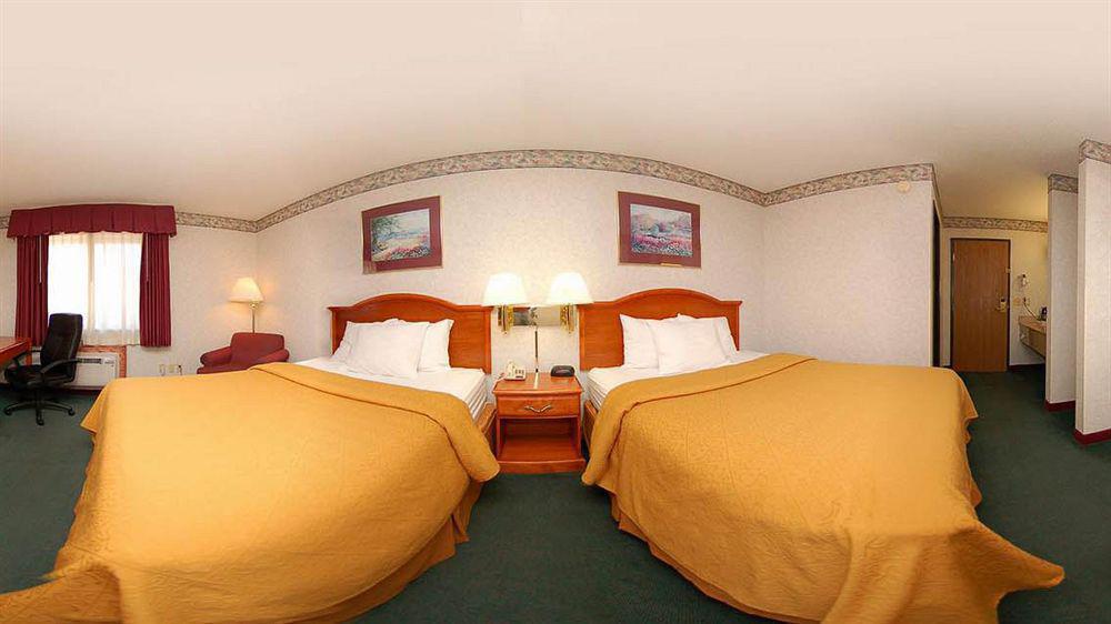 Quality Inn Burlington Near Hwy 34 מראה חיצוני תמונה